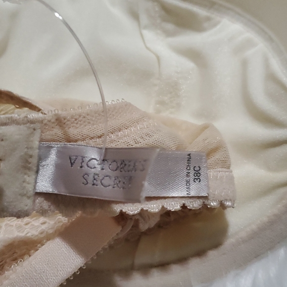 NEW VICTORIA'S SECRET LACE BEIGE 38C BRA - Picture 8 of 9